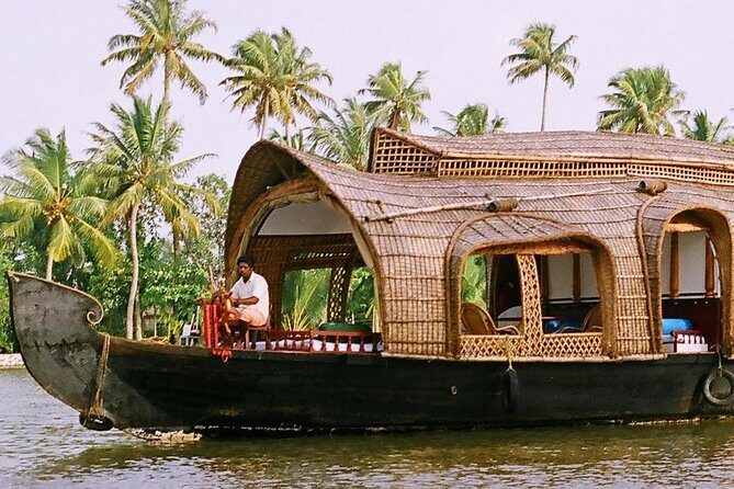 Trivandrum Private Tour: Overnight Alleppey Backwaters Houseboat Cruise - An Overview of the Experience