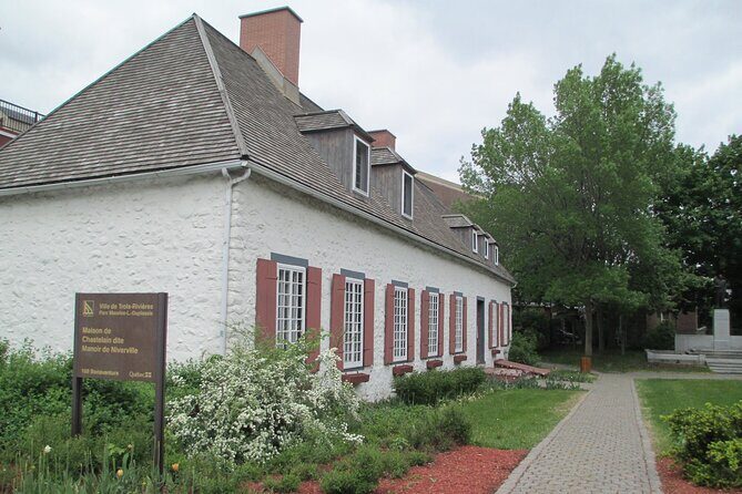 Trois-Rivières Self-Guided Walking Tour and Scavenger Hunt - Key Points