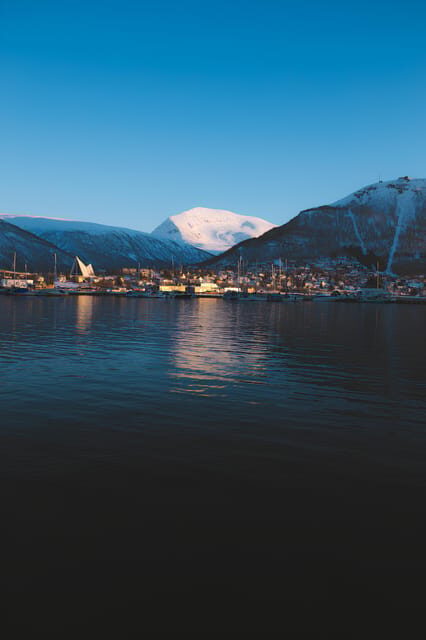 Tromso: Express Walk with a Local in 60 minutes - Detailed Breakdown of the Tour Experience