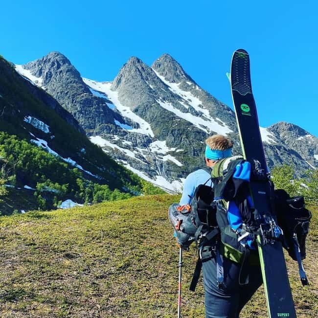 Tromsø: Guided Hiking Tour with Roundtrip Transfers - Exploring Tromsø’s Mountain Landscapes in Comfort and Style