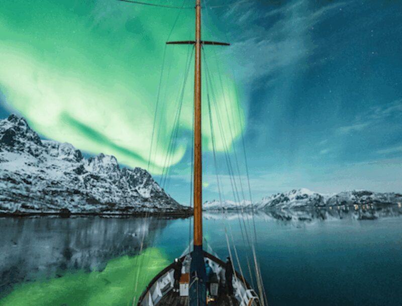Tromso: Luxury Northern Lights Cruise with Hot Tub & Dinner - Practical Details and Tips