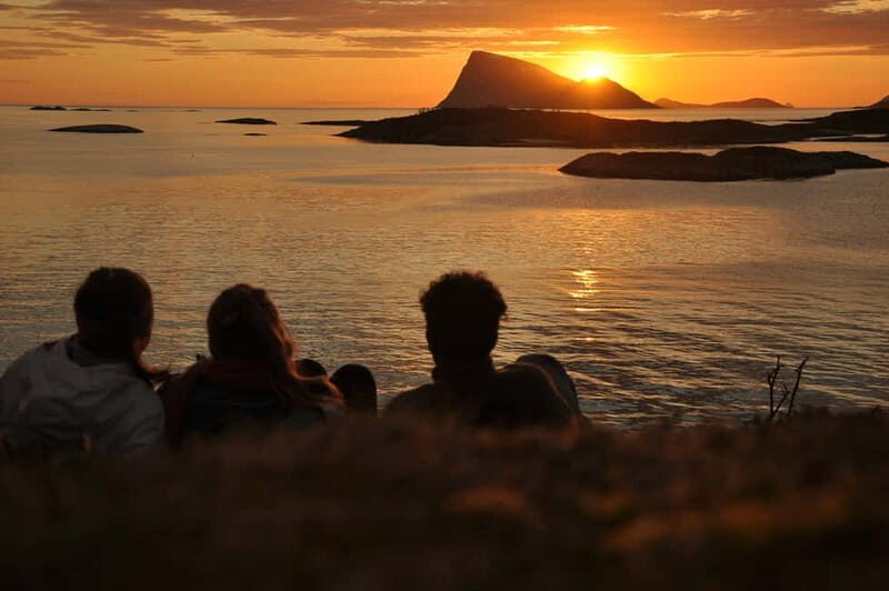 Tromsø: Midnight Sun, Campfire, Beach, Evening Tour - Key Points