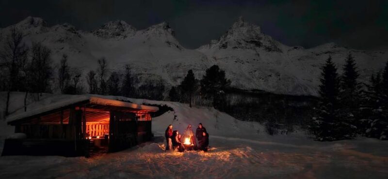 Tromsø: Northern Lights Hunt. Local Guide, Private Basecamp. - Key Points