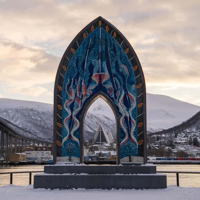 Tromsø: Old Town and Polar Museum Tour with English-speaking tour guide - Key Points
