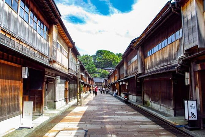 True Kanazawa: Private Walking tour with a Local guide - FAQs