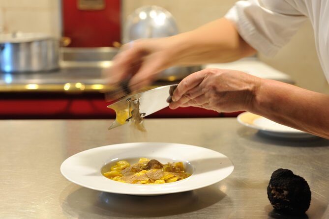 Truffle hunting and lunch experience in a restaurant - The Sum Up