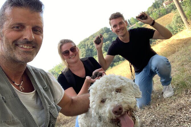 Truffle Hunting Experience Siena Tartufi - Keywords: Truffle Hunting Siena, Tuscany outdoor experience, local guide Siena, dog-assisted truffle hunt, authentic Italian food tour, Siena day trip, gourmet truffle products, small group Italy activity
