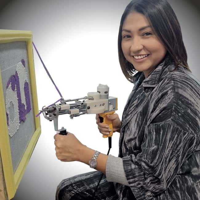 TUFTING: Learn how to make a rug during a fun class in Valencia. - An Engaging Look at the Tufting Workshop in Valencia