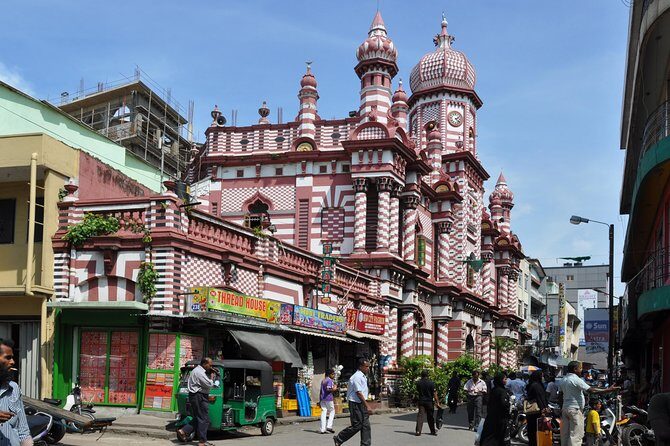 Tuk It Easy Colombo - The Role of the Guide: Local Knowledge & Personal Touches