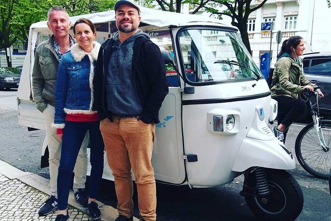 Tuk tuk Lisbon a discovery à la carte without fatigue. Lisbon differently.01 - An In-Depth Look at the Tour