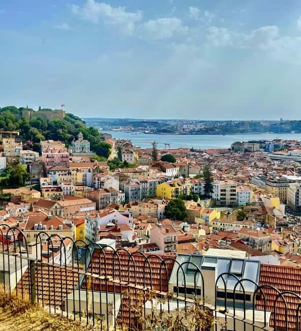 Tuk-Tuk sightseeing in lisbon(Old town) - FAQs