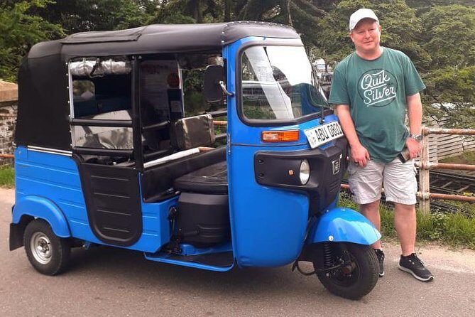 Tuk Tuk Tour Colombo: Sightseeing, Entry Fees & Food Included - Authentic Food and Shopping Experiences