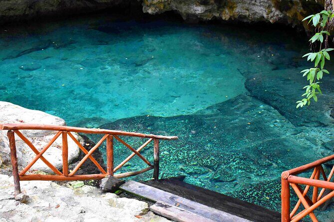 Tulum Ruins 4 Cenotes & Giant Sculpture - Starting the Day: From Cancun to Tulum