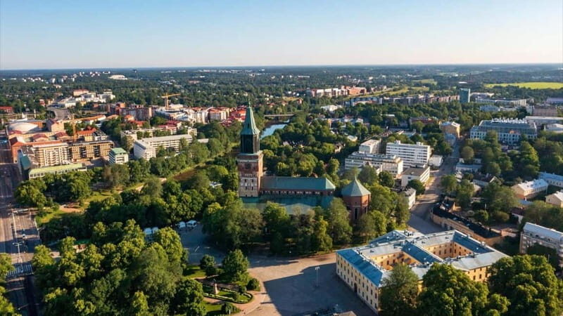 Turku: Express Walk with a Local in 60 minutes - Guides and Personal Touch