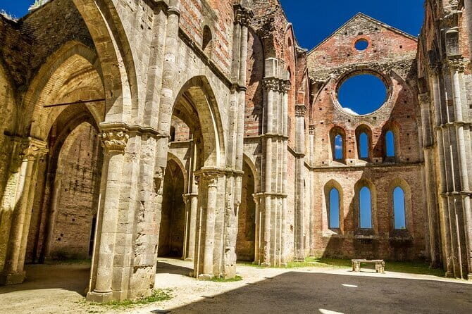 Tuscany's hidden gems: San Gimignano, Volterra, St Galgano Abbey - Key Points