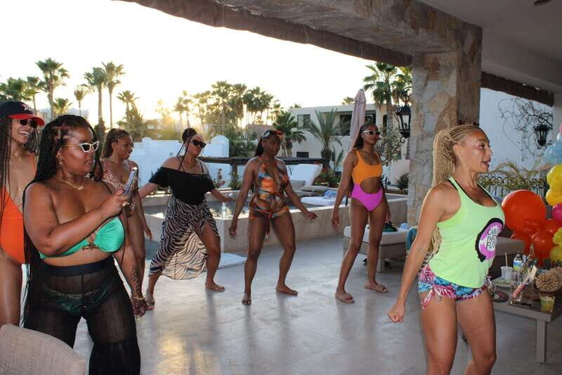 Twerk it out: Class for BACHELORETTE PARTIES in Cabo - Key Points