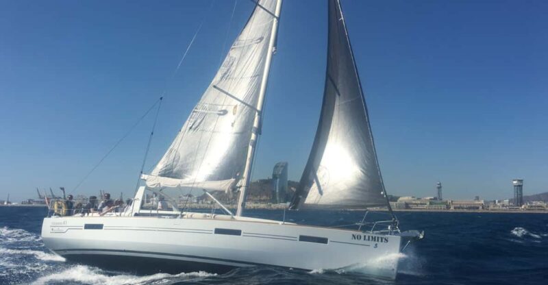 Two Hour Luxury Sailing Experience with Open Bar - Who Should Consider This Tour?