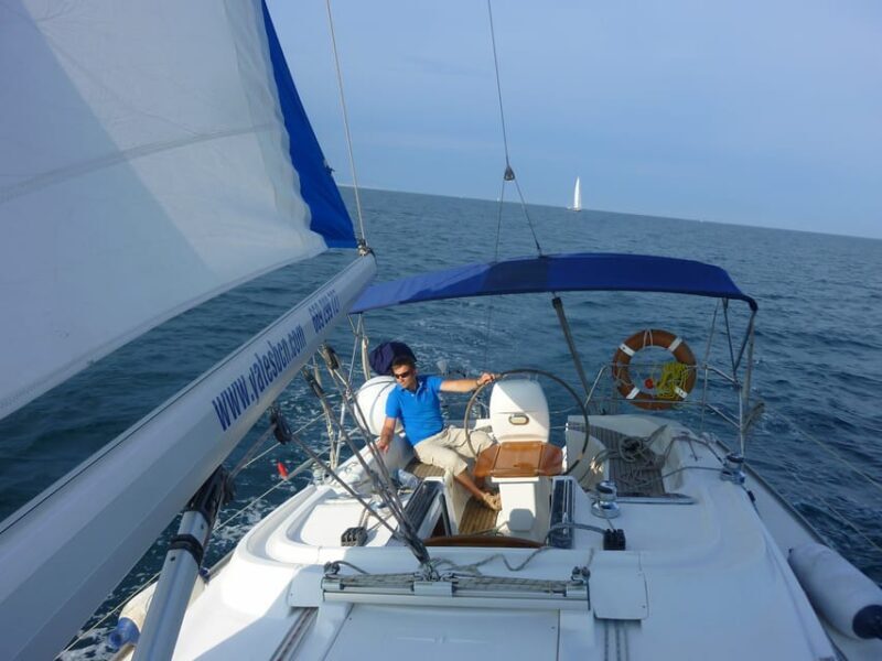 Two Hour Luxury Sailing Experience with Open Bar - FAQ