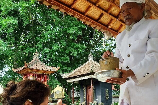 Ubud Yoga, Open Chakra Healing and Temple Spiritual Cleansing - Key Points