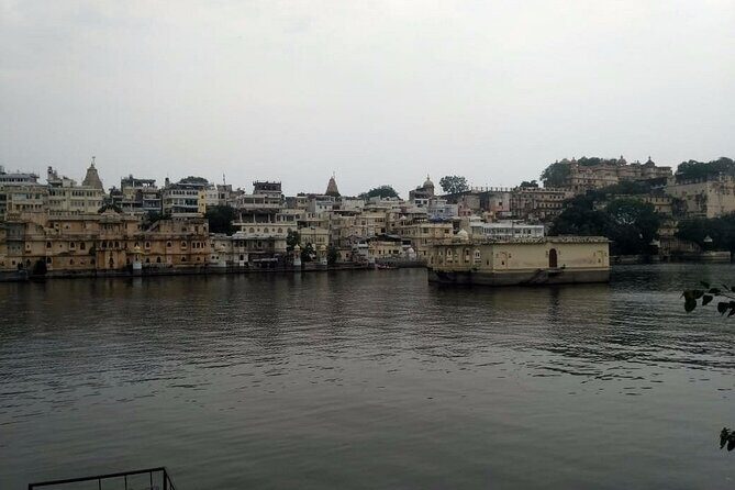 Udaipur City Private Luxury Tour With Guide - The Value & Who It Suits