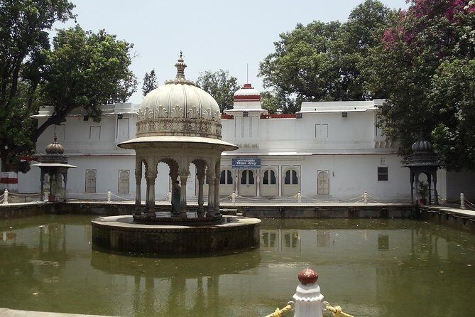 Udaipur - Guided walking tour with Famous Tonga Ride - The Sum Up