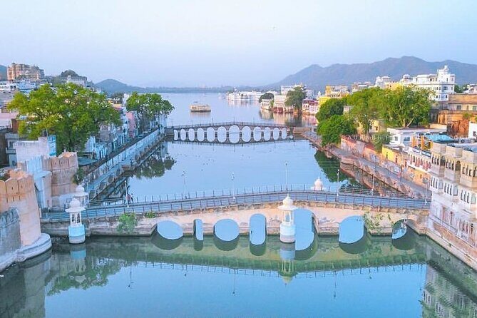 Udaipur in Half Day Sightseeing with guide and transfers - What to Expect from the Tour