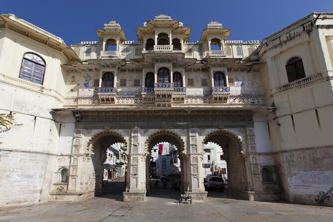 Udaipur Sightseeing Day Tour with Professional Guide - Offbeat Experiences and Countryside Charm