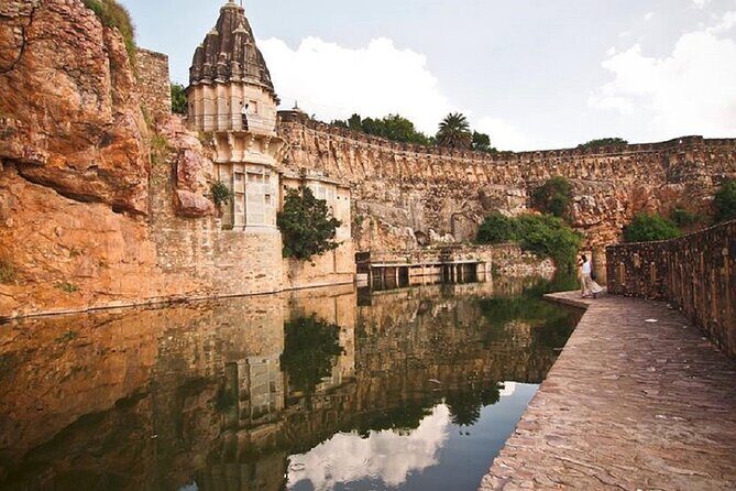 Udaipur to Jaipur via Visiting Chittorgarh Fort guide tour - The Sum Up