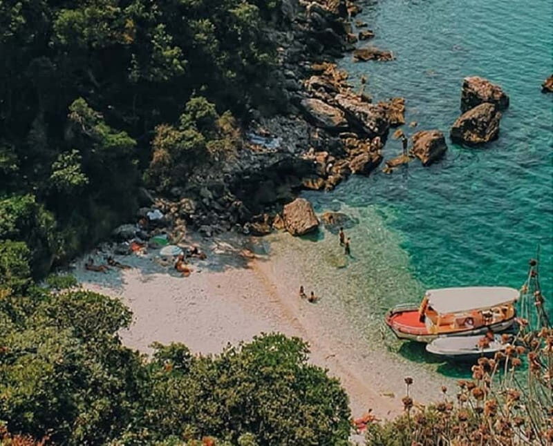 Ulcinj: Crystal Beach & Old Ulcinj Day Tour with Lunch - The Private Fish Picnic