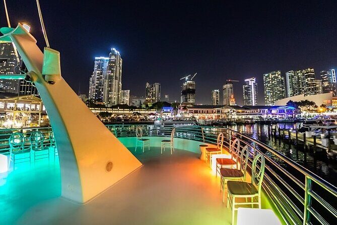 Ultimate Miami Boat Party with Free Open Bar & Live DJ - Who Will Love This Tour?