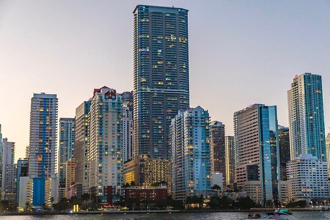 Ultimate Party in Miami : Boat Party, Party Bus & Nightclub - What to Expect from the Miami Party Tour