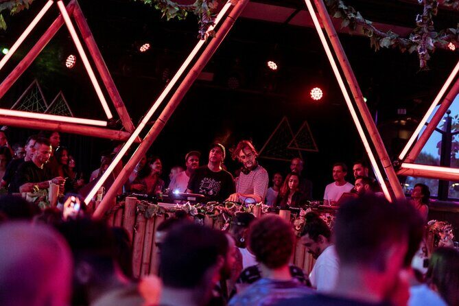 Ultimate South Beach Bar Crawl in Miami - Key Points