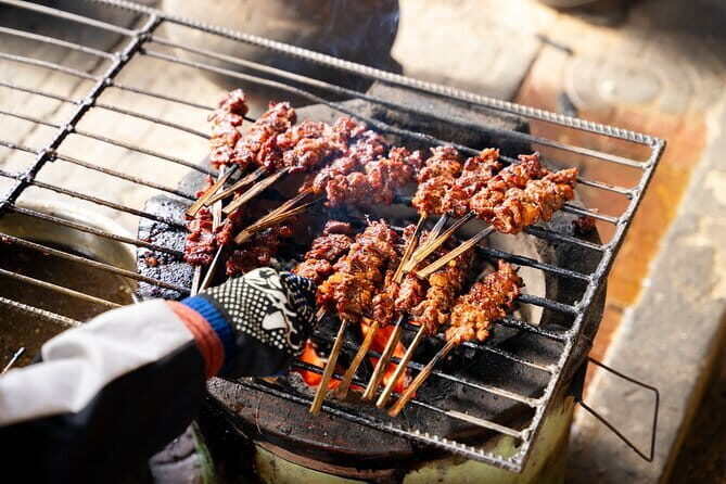 Ultimate Street Food Tour by Tuk Tuk - 20 Tastings Across 8 Stops - Key Points