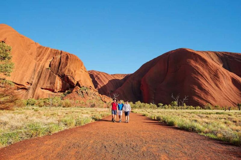 Uluru: Sacred Sites Tour + Sparkling at Sunset & BBQ Dinner - Sunset with Sparkling Wine and Canapes