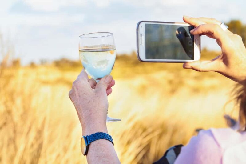 Uluru: Sacred Sites Tour + Sparkling at Sunset & BBQ Dinner - The Evening BBQ Dinner Under the Stars