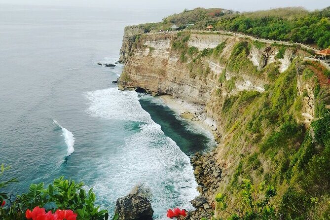 Uluwatu Sunset, Kecak Dance and Jimbaran Seafood Dinner - FAQ