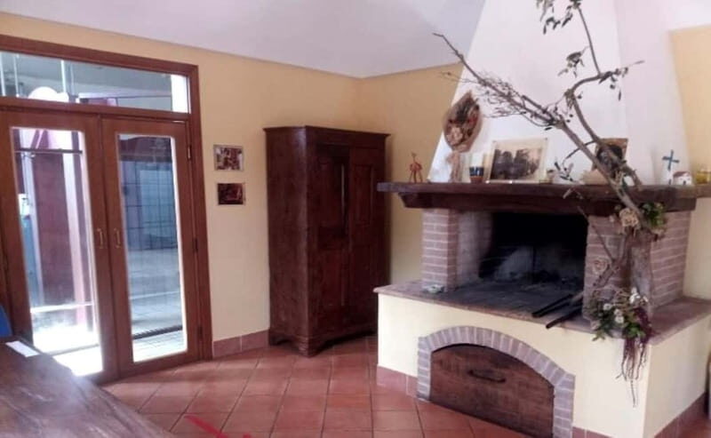 Umbria: guided tour to traditional oil mill + tasting - A Deep Dive into the Experience