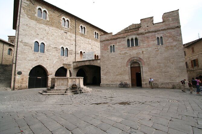Umbria off the beaten track. Rasiglia, Trevi, Bevagna and Collepino - Bevagna: The Medieval Treasure