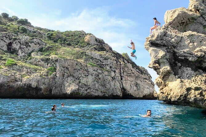 Uncharted Marine Reserve Cave, Snorkel & Cliff Jumping Kayak Tour - FAQs