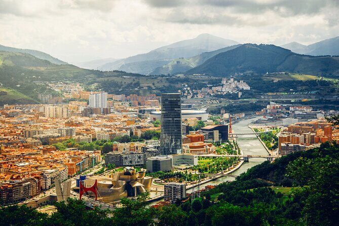 Unique Landmarks of Bilbao  Walking Tour for Couples - Discovering Bilbao’s Landmarks: A Walk Through Time and Style