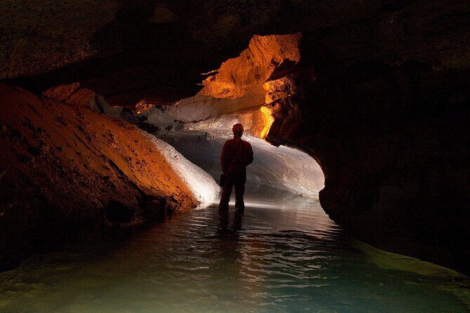 Unique Underground Experience in Soprador do Carvalho Cave - Key Points