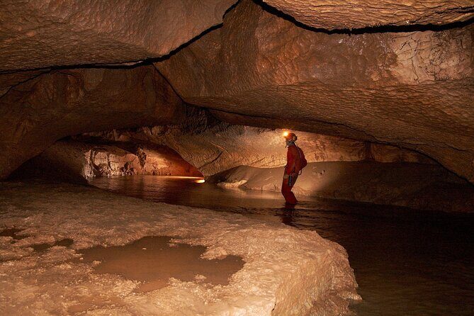 Unique Underground Experience in Soprador do Carvalho Cave - Who Should Consider This Tour?