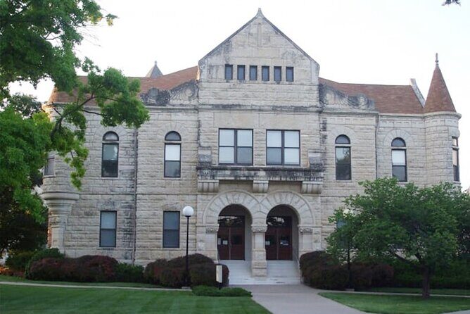 University Scavenger Hunt Kansas State U Wildcat Whisker Hunt - University Scavenger Hunt Kansas State U Wildcat Whisker Hunt: A Fun-Filled Urban Adventure