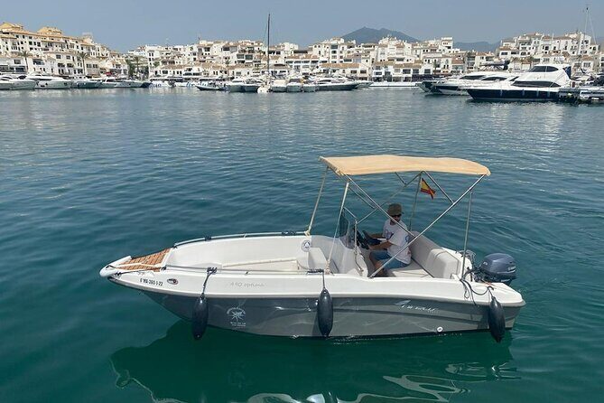 Unlicensed boat rental in Puerto Banús, Marbella. - What Makes This Boat Rental Stand Out?
