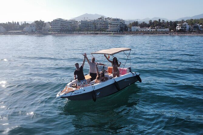 Unlicensed boat rental in Puerto Banús, Marbella. - Ideal Travelers and Practical Tips