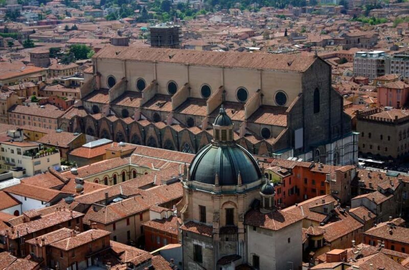 Unusual guided visit of San Petronio and the King's Astronomer - Who Will Love This Experience?