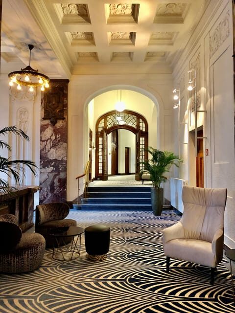 Unveiling New York City's Most Breathtaking Lobbies - The Practical Details: Price, Duration, and Group Size
