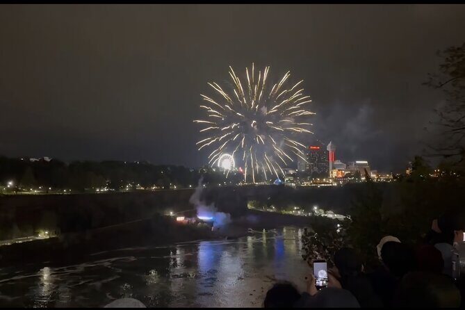 USA Side Rainbow Illumination and Fireworks Walking Tour - The Experience in Practical Terms