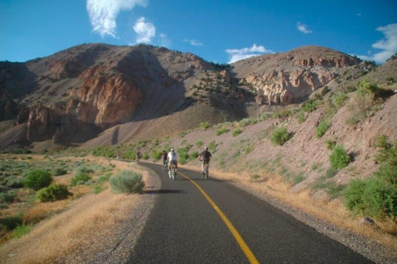 Utah: Candy Mountain Express Bike Trail Half Day Rental - Ending Near the Big Rock Candy Mountain Resort