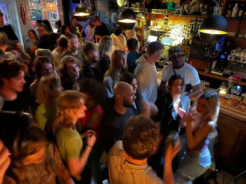 Utrecht: Ultimate Leos Pub Crawl with Local Host & Shots - Exploring Utrecht’s Nightlife on a Guided Pub Crawl